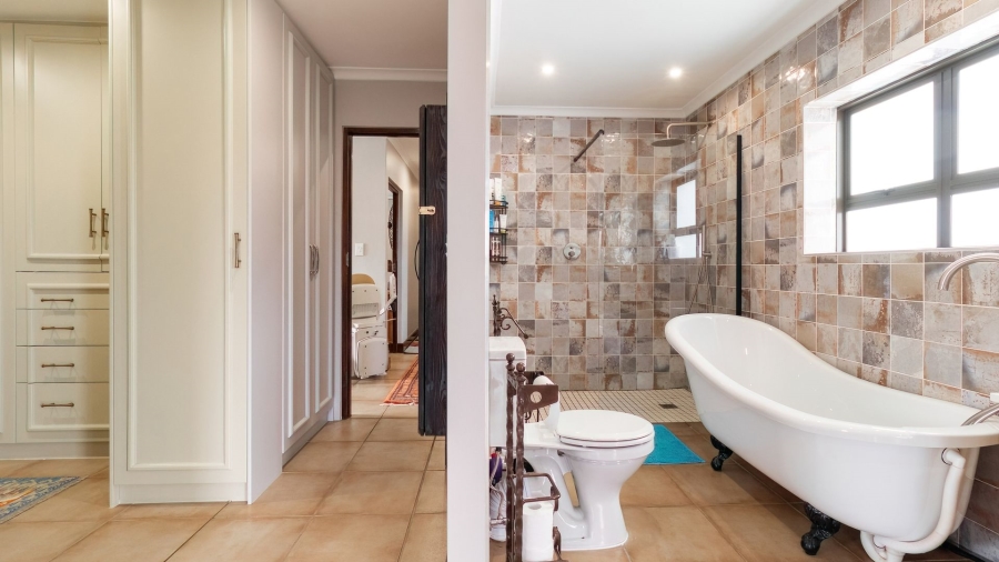 6 Bedroom Property for Sale in Tre Donne Estate Western Cape